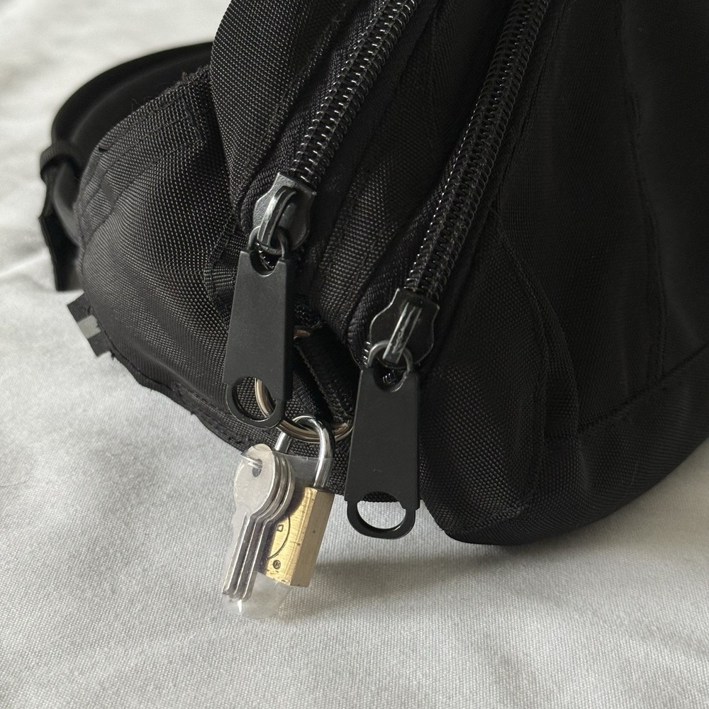 Pacsafe Anti-Theft Waist Bag Black Travel Security Adjustable Strap Crossbody - Picture 9 of 9